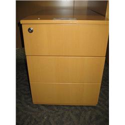 Maple Rolling Pedestal