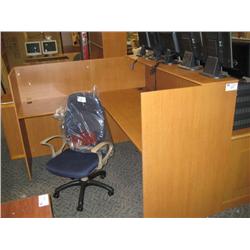 Oak L Shaped Desk C/w Counter