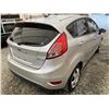 Image 15 : 0D -- 2015 FORD FIESTA SE, SILVER, 159830 KMS, FRONT WHEEL DRIVE