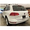 Image 20 : 0J -- 2016 VOLKSWAGEN TOUREG, WHITE, 223792 KMS, ALL WHEEL DRIVE