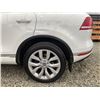 Image 29 : 0J -- 2016 VOLKSWAGEN TOUREG, WHITE, 223792 KMS, ALL WHEEL DRIVE