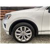 Image 31 : 0J -- 2016 VOLKSWAGEN TOUREG, WHITE, 223792 KMS, ALL WHEEL DRIVE