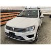 Image 3 : 0J -- 2016 VOLKSWAGEN TOUREG, WHITE, 223792 KMS, ALL WHEEL DRIVE
