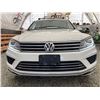 Image 5 : 0J -- 2016 VOLKSWAGEN TOUREG, WHITE, 223792 KMS, ALL WHEEL DRIVE