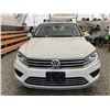 Image 6 : 0J -- 2016 VOLKSWAGEN TOUREG, WHITE, 223792 KMS, ALL WHEEL DRIVE