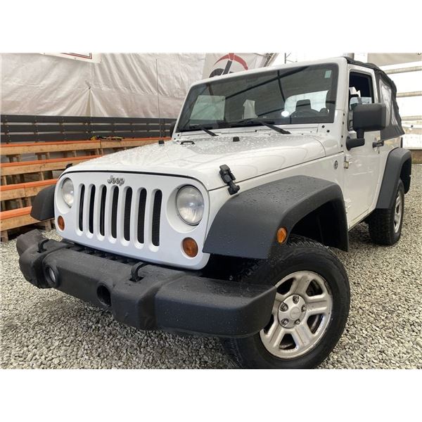 0K -- 2013 JEEP WRANGLER, WHITE, 241389 KMS, 4X4, MANUAL