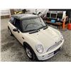 Image 10 : 6 -- 2006 MINI COOPER, WHITE, 192706 KMS, FRONT WHEEL DRIVE