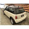 Image 22 : 6 -- 2006 MINI COOPER, WHITE, 192706 KMS, FRONT WHEEL DRIVE