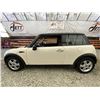 Image 23 : 6 -- 2006 MINI COOPER, WHITE, 192706 KMS, FRONT WHEEL DRIVE