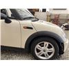 Image 25 : 6 -- 2006 MINI COOPER, WHITE, 192706 KMS, FRONT WHEEL DRIVE