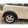 Image 27 : 6 -- 2006 MINI COOPER, WHITE, 192706 KMS, FRONT WHEEL DRIVE