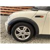 Image 31 : 6 -- 2006 MINI COOPER, WHITE, 192706 KMS, FRONT WHEEL DRIVE