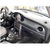 Image 38 : 6 -- 2006 MINI COOPER, WHITE, 192706 KMS, FRONT WHEEL DRIVE