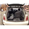 Image 42 : 6 -- 2006 MINI COOPER, WHITE, 192706 KMS, FRONT WHEEL DRIVE