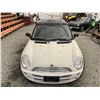 Image 7 : 6 -- 2006 MINI COOPER, WHITE, 192706 KMS, FRONT WHEEL DRIVE