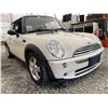 Image 8 : 6 -- 2006 MINI COOPER, WHITE, 192706 KMS, FRONT WHEEL DRIVE