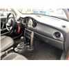 Image 38 : 9 -- 2005 MINI COOPER, RED, 187359 KMS, FRONT WHEEL DRIVE