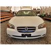 Image 3 : 12 -- 2002 NISSAN MAXIMA GLE, WHITE, 269455 KMS, FRONT WHEEL DRIVE
