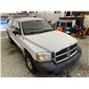 Image 10 : 160 -- 2006 DODGE DAKOTA, WHITE, 175091 KMS, REAR WHEEL DRIVE,