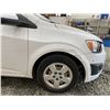 Image 25 : 2 -- 2014 CHEVROLET SONIC, WHITE, 267604 KMS, FRONT WHEEL DRIVE "NO RESERVE"