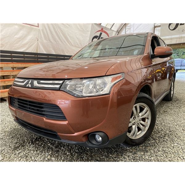 106 -- 2014 MITSUBISHI OUTLANDER, COPPER, 314475 KMS, FOUR WHEEL DRIVE