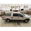 Image 13 : 156 -- 2006 FORD F150 SUPER CREW, SILVER, 273650 KMS, 4X4 "NO RESERVE"