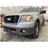 Image 2 : 156 -- 2006 FORD F150 SUPER CREW, SILVER, 273650 KMS, 4X4 "NO RESERVE"