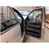 Image 37 : 156 -- 2006 FORD F150 SUPER CREW, SILVER, 273650 KMS, 4X4 "NO RESERVE"
