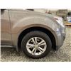 Image 25 : 122 -- 2010 CHEVY EQUINOX, SILVER, 179162 KMS, FRONT WHEEL DRIVE