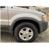 Image 25 : 124 -- 2003 FORD ESCAPE, SILVER, 220925 KMS, FRONT WHEEL DRIVE