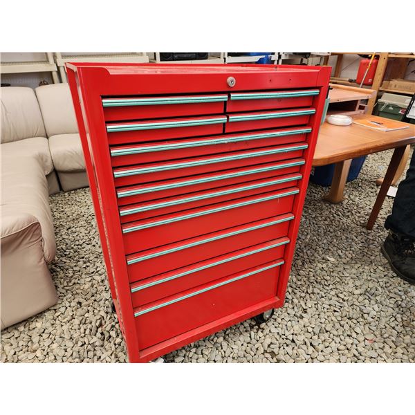 620 -- 12 DRAWER RED LOCKING TOOL CHEST