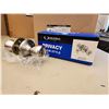 Image 2 : 639 -- 42 PRIVACY STYLE KNOBS IN OIL RUBBED BRONZE AND 42 PRIVACY STYLE KNOBS IN SATIN NICKEL