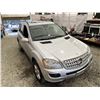 Image 10 : 118 -- 2006 MERCEDES ML500, SILVER, 127734 KMS, ALL WHEEL DRIVE