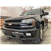 Image 2 : 109 -- 2004 CHEVY TRAILBLAZER, BLACK, 252802 KMS, 4X4