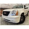 Image 1 : 127 -- 2009 GMC YUKON, WHITE, 269088 KMS, 4X4