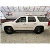 Image 23 : 127 -- 2009 GMC YUKON, WHITE, 269088 KMS, 4X4