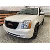 Image 3 : 127 -- 2009 GMC YUKON, WHITE, 269088 KMS, 4X4