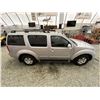 Image 12 : 112 -- 2006 NISSAN PATHFINDER, SILVER, 233135 KMS, 4X4