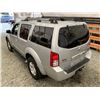 Image 22 : 112 -- 2006 NISSAN PATHFINDER, SILVER, 233135 KMS, 4X4