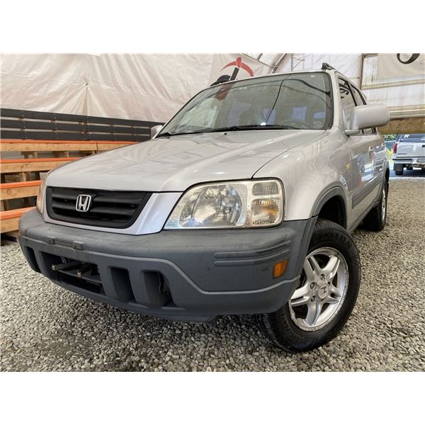 104 -- 1999 HONDA CRV, SILVER, 332954 KMS, ALL WHEEL DRIVE