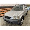 Image 3 : 104 -- 1999 HONDA CRV, SILVER, 332954 KMS, ALL WHEEL DRIVE