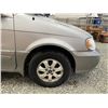 Image 25 : 206 -- 2005 KIA SEDONA, SILVER, 260509 KMS, FRONT WHEEL DRIVE