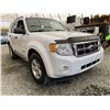 Image 8 : 100 -- 2009 FORD ESCAPE, WHITE, 253628 KMS, ALL WHEEL DRIVE