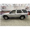 Image 23 : 110 -- 2002 NISSAN PATHFINDER, SILVER, 328092 KMS, 4X4