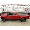 Image 21 : 0M -- 2020 TOYOTA TACOMA, RED, 18906 KMS, 4X4