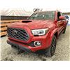 Image 3 : 0M -- 2020 TOYOTA TACOMA, RED, 18906 KMS, 4X4
