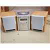 Image 1 : 404 -- WHITE-WESTINGHOUSE CD-RADIO AND SPEAKER SET