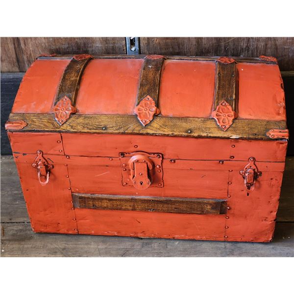 409 -- VINTAGE RED STORAGE TRUNK