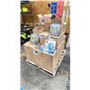 Image 1 : PALLET FULL OF GAMES AND TOYS - MINECRAFT, MARVEL, 3D PUZZLES AND YOGA DICE