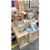 Image 2 : PALLET FULL OF GAMES AND TOYS - MINECRAFT, MARVEL, 3D PUZZLES AND YOGA DICE